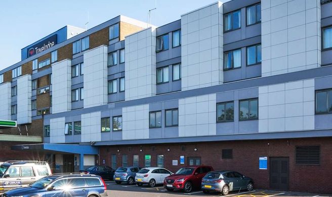 Travelodge Luton Exterior