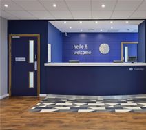 Travelodge Luton Lobby
