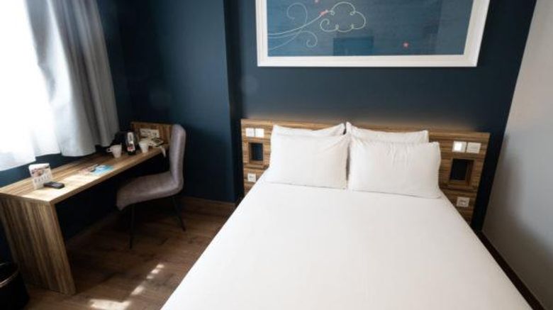 <b>Travelodge Madrid Alcala Room</b>. Images powered by <a href="https://iceportal.shijigroup.com/" title="IcePortal" target="_blank">IcePortal</a>.