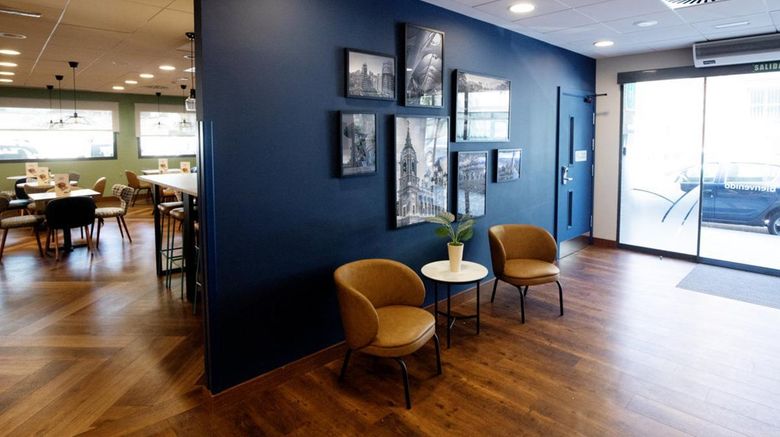 <b>Travelodge Madrid Alcala Lobby</b>. Images powered by <a href="https://iceportal.shijigroup.com/" title="IcePortal" target="_blank">IcePortal</a>.