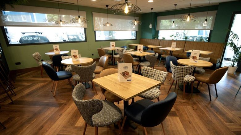 <b>Travelodge Madrid Alcala Restaurant</b>. Images powered by <a href="https://iceportal.shijigroup.com/" title="IcePortal" target="_blank">IcePortal</a>.