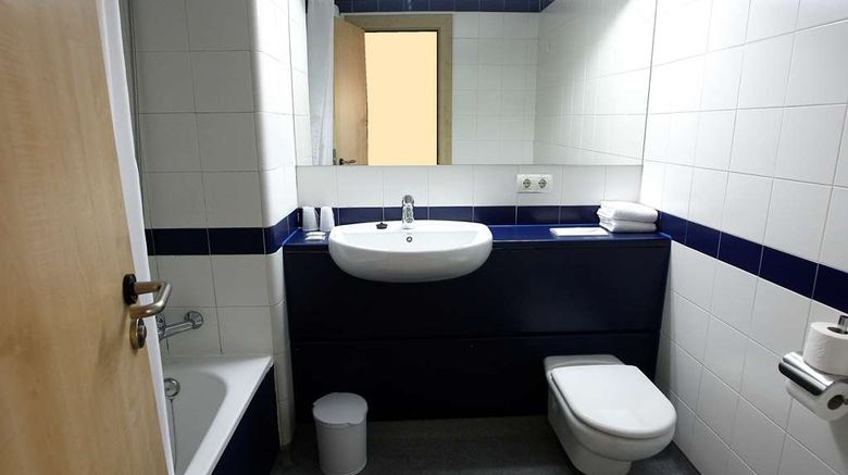 <b>Travelodge Madrid Torrelaguna Room</b>. Images powered by <a href="https://iceportal.shijigroup.com/" title="IcePortal" target="_blank">IcePortal</a>.