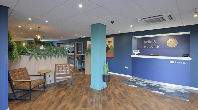 Travelodge Manchester Sale Lobby