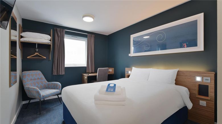 <b>Travelodge Market Harborough Room</b>. Images powered by <a href="https://iceportal.shijigroup.com/" title="IcePortal" target="_blank">IcePortal</a>.