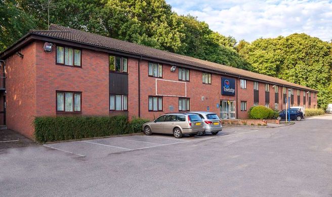 Travelodge Medway M2 Exterior