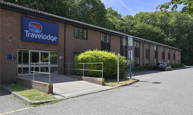 Travelodge Medway M2 Exterior