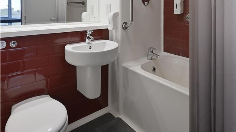 <b>Travelodge Newbury London Road Room</b>. Images powered by <a href="https://iceportal.shijigroup.com/" title="IcePortal" target="_blank">IcePortal</a>.