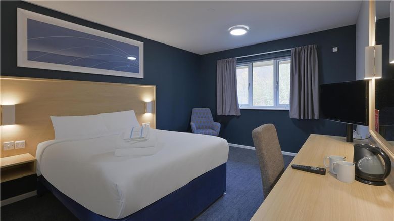 <b>Travelodge Newbury Tot Hill Room</b>. Images powered by <a href="https://iceportal.shijigroup.com/" title="IcePortal" target="_blank">IcePortal</a>.