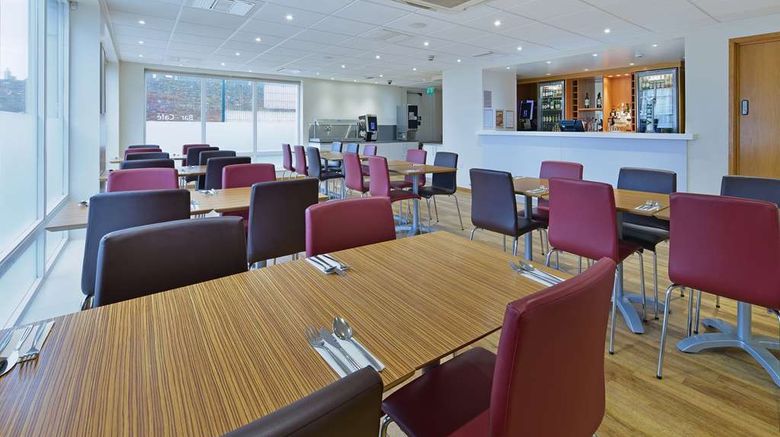 <b>Travelodge Newport Isle of Wight Restaurant</b>. Images powered by <a href="https://iceportal.shijigroup.com/" title="IcePortal" target="_blank">IcePortal</a>.