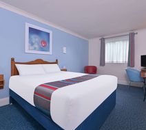 Travelodge Northampton Wootton Room