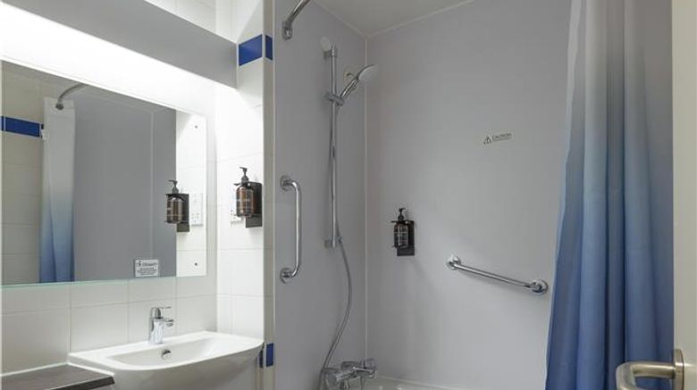 <b>Travelodge Nottingham Riverside Room</b>. Images powered by <a href="https://iceportal.shijigroup.com/" title="IcePortal" target="_blank">IcePortal</a>.