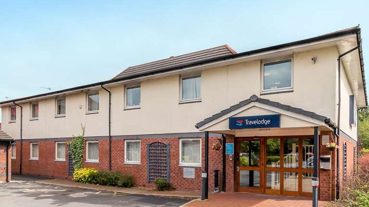 Travelodge Oldham Chadderton Exterior