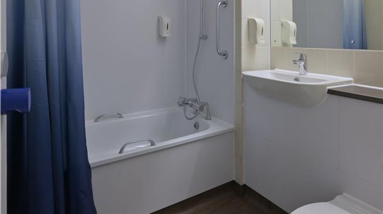 Travelodge Oswestry Room