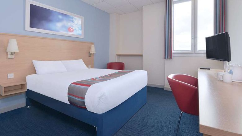 <b>Travelodge Perth Broxden Junction Room</b>. Images powered by <a href="https://iceportal.shijigroup.com/" title="IcePortal" target="_blank">IcePortal</a>.
