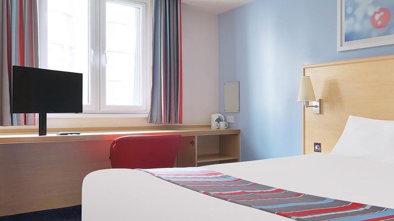 <b>Travelodge Perth Broxden Junction Room</b>. Images powered by <a href="https://iceportal.shijigroup.com/" title="IcePortal" target="_blank">IcePortal</a>.