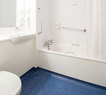 Travelodge Pontefract Ferrybridge A1-M62 Room
