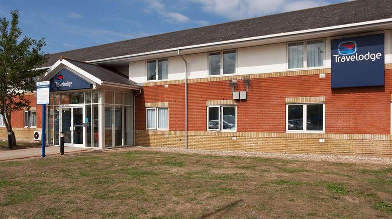 <b>Travelodge Reading M4 Eastbound Exterior</b>. Images powered by <a href="https://iceportal.shijigroup.com/" title="IcePortal" target="_blank">IcePortal</a>.