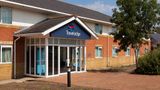 Travelodge Reading M4 Westbound Exterior