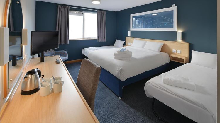 Travelodge Reading M4 Westbound Room
