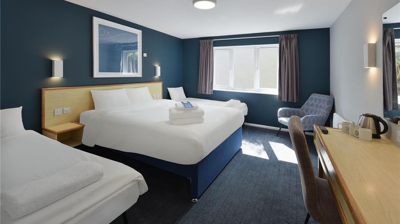 <b>Travelodge Reading Whitley Room</b>. Images powered by <a href="https://iceportal.shijigroup.com/" title="IcePortal" target="_blank">IcePortal</a>.