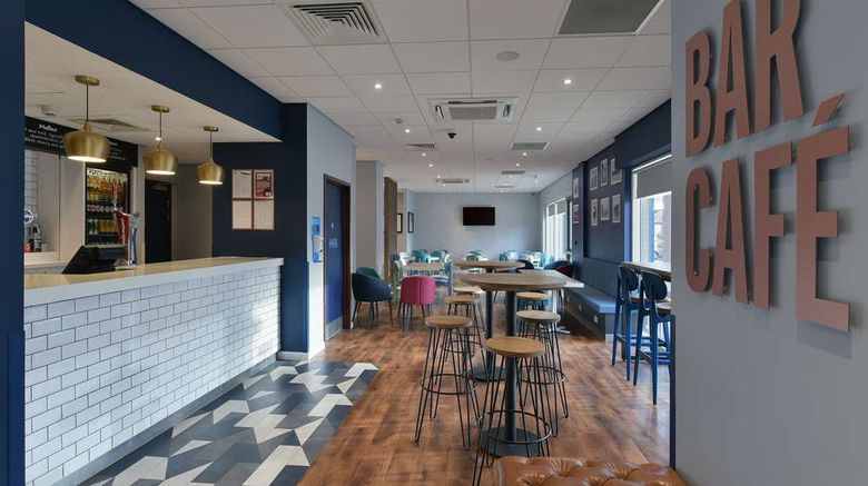 <b>Travelodge Rugby Central Restaurant</b>. Images powered by <a href="https://iceportal.shijigroup.com/" title="IcePortal" target="_blank">IcePortal</a>.