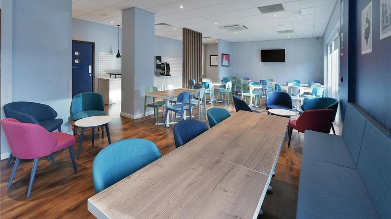 <b>Travelodge Rugby Central Restaurant</b>. Images powered by <a href="https://iceportal.shijigroup.com/" title="IcePortal" target="_blank">IcePortal</a>.