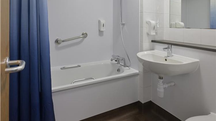 Travelodge Shrewsbury Battlefield Room