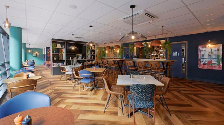 <b>Travelodge Slough Restaurant</b>. Images powered by <a href="https://iceportal.shijigroup.com/" title="IcePortal" target="_blank">IcePortal</a>.