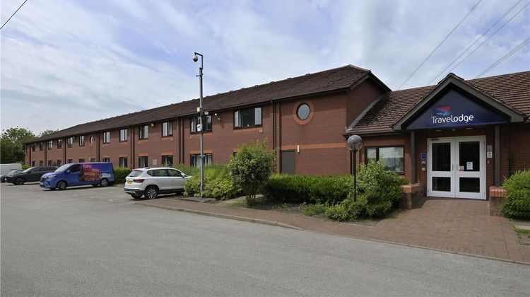 Travelodge Stoke Talke Exterior