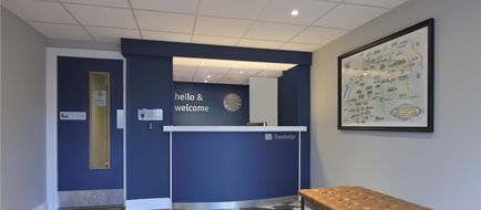 Travelodge Stonehouse Lobby