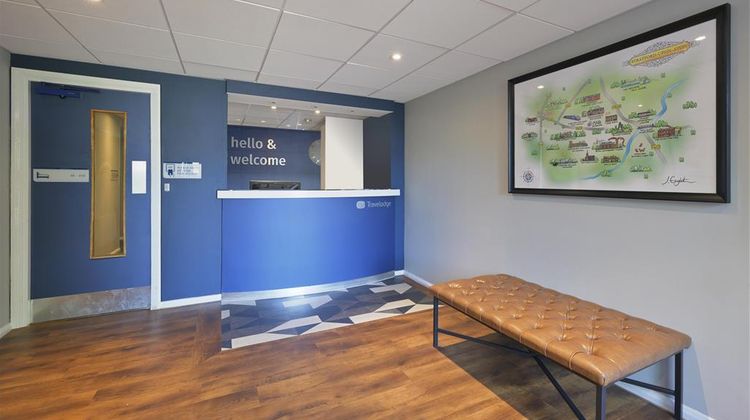 Travelodge Stratford Alcester Lobby