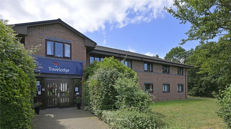 Travelodge Stratford Alcester Exterior
