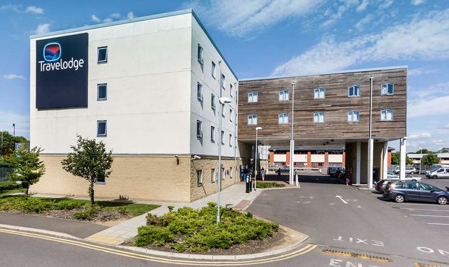 Travelodge Sunbury M3 Exterior