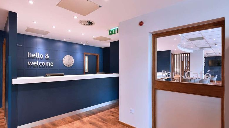 <b>Travelodge Swansea Central Lobby</b>. Images powered by <a href="https://iceportal.shijigroup.com/" title="IcePortal" target="_blank">IcePortal</a>.