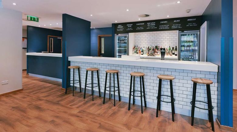 <b>Travelodge Swansea Central Restaurant</b>. Images powered by <a href="https://iceportal.shijigroup.com/" title="IcePortal" target="_blank">IcePortal</a>.
