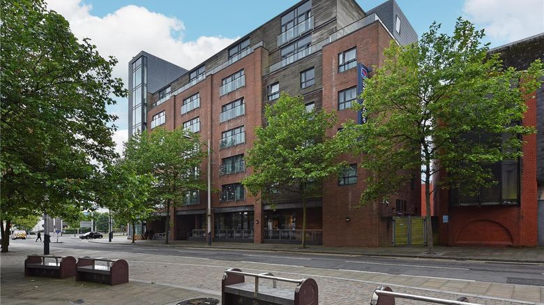 Travelodge Swansea Central Exterior. Images powered by <a href="https://iceportal.shijigroup.com" target="_blank" rel="noopener">Ice Portal</a>.