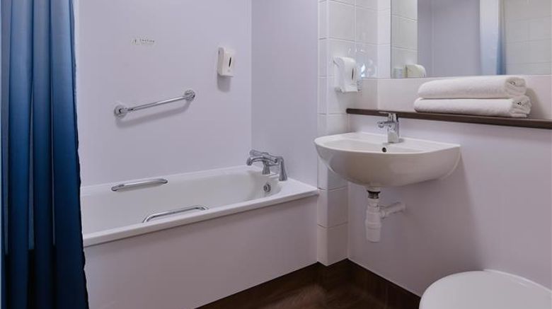 <b>Travelodge Swansea Central Room</b>. Images powered by <a href="https://iceportal.shijigroup.com/" title="IcePortal" target="_blank">IcePortal</a>.