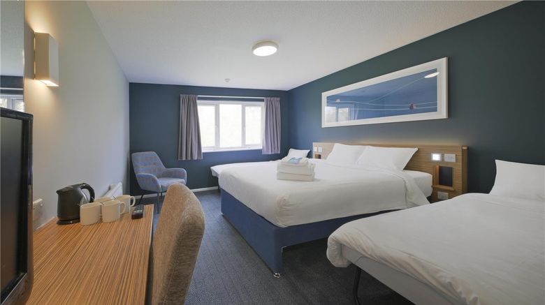 <b>Travelodge Swansea M4 Room</b>. Images powered by <a href="https://iceportal.shijigroup.com/" title="IcePortal" target="_blank">IcePortal</a>.