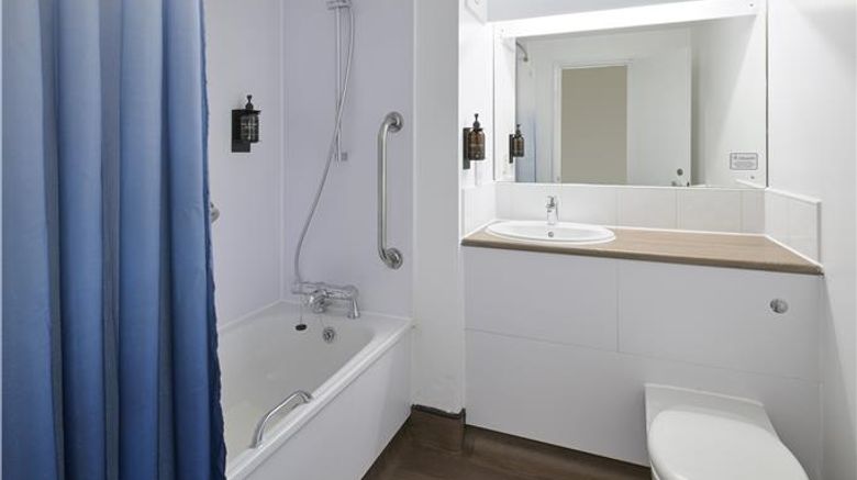<b>Travelodge Swansea M4 Room</b>. Images powered by <a href="https://iceportal.shijigroup.com/" title="IcePortal" target="_blank">IcePortal</a>.