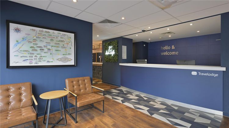 Travelodge Swindon Central Lobby
