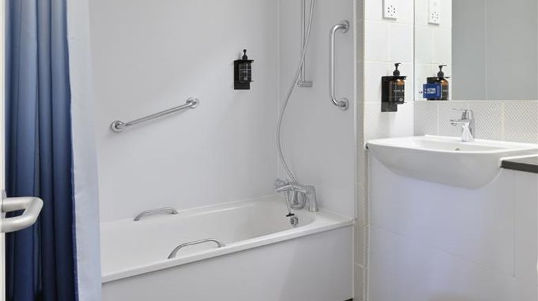 <b>Travelodge Telford Shawbirch Room</b>. Images powered by <a href="https://iceportal.shijigroup.com/" title="IcePortal" target="_blank">IcePortal</a>.