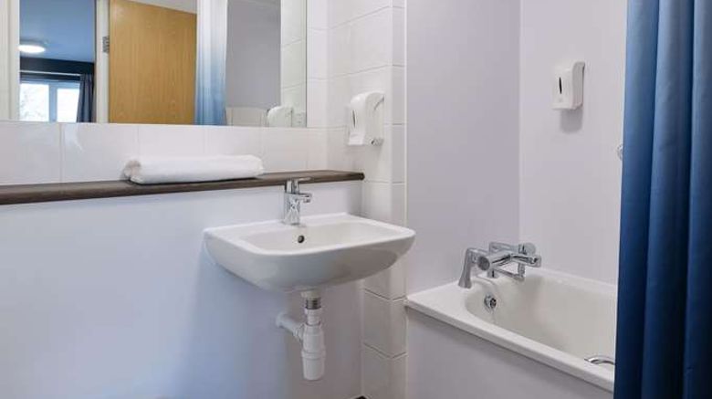 <b>Travelodge Thame Room</b>. Images powered by <a href="https://iceportal.shijigroup.com/" title="IcePortal" target="_blank">IcePortal</a>.