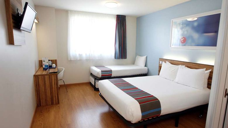 <b>Travelodge Valencia Aeropuerto Hotel Room</b>. Images powered by <a href="https://iceportal.shijigroup.com/" title="IcePortal" target="_blank">IcePortal</a>.