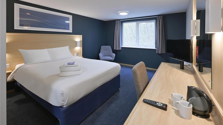 <b>Travelodge Wakefield Woolley Edge South Room</b>. Images powered by <a href="https://iceportal.shijigroup.com/" title="IcePortal" target="_blank">IcePortal</a>.