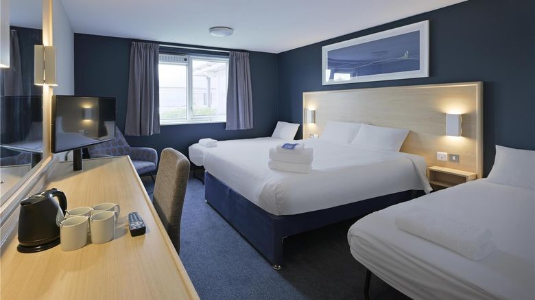 <b>Travelodge Wakefield Woolley Edge South Room</b>. Images powered by <a href="https://iceportal.shijigroup.com/" title="IcePortal" target="_blank">IcePortal</a>.