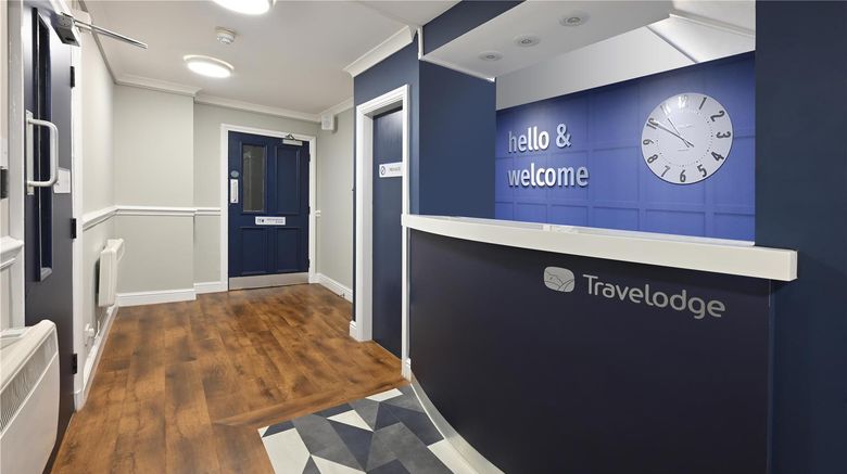 <b>Travelodge Walton On Thames Lobby</b>. Images powered by <a href="https://iceportal.shijigroup.com/" title="IcePortal" target="_blank">IcePortal</a>.