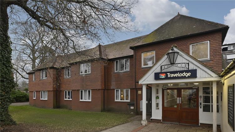 Travelodge Walton On Thames Exterior