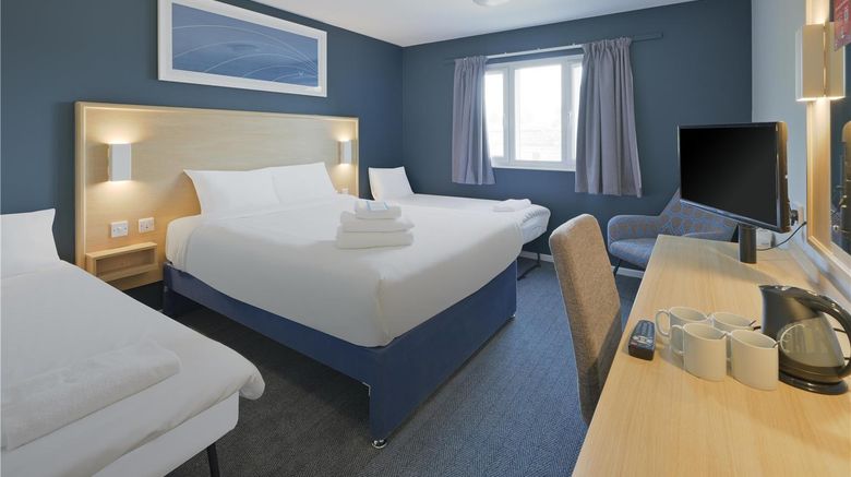 <b>Travelodge Warrington Room</b>. Images powered by <a href="https://iceportal.shijigroup.com/" title="IcePortal" target="_blank">IcePortal</a>.