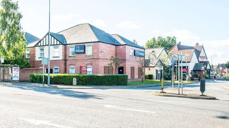Travelodge Warrington Lowton Exterior