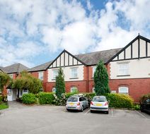 Travelodge Warrington Lowton Exterior